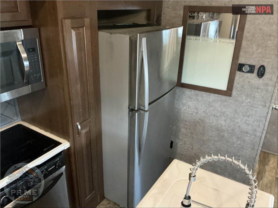 2017 Cedar Creek M-37MBH - SILVERBACK FIFTH WHEEL SERIES — фото 21