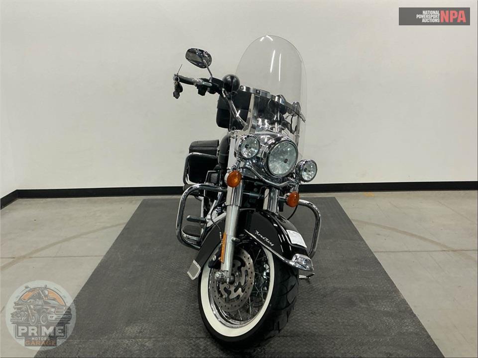 2011 Harley-Davidson FLHRC ROAD KING CLSC — фото 2