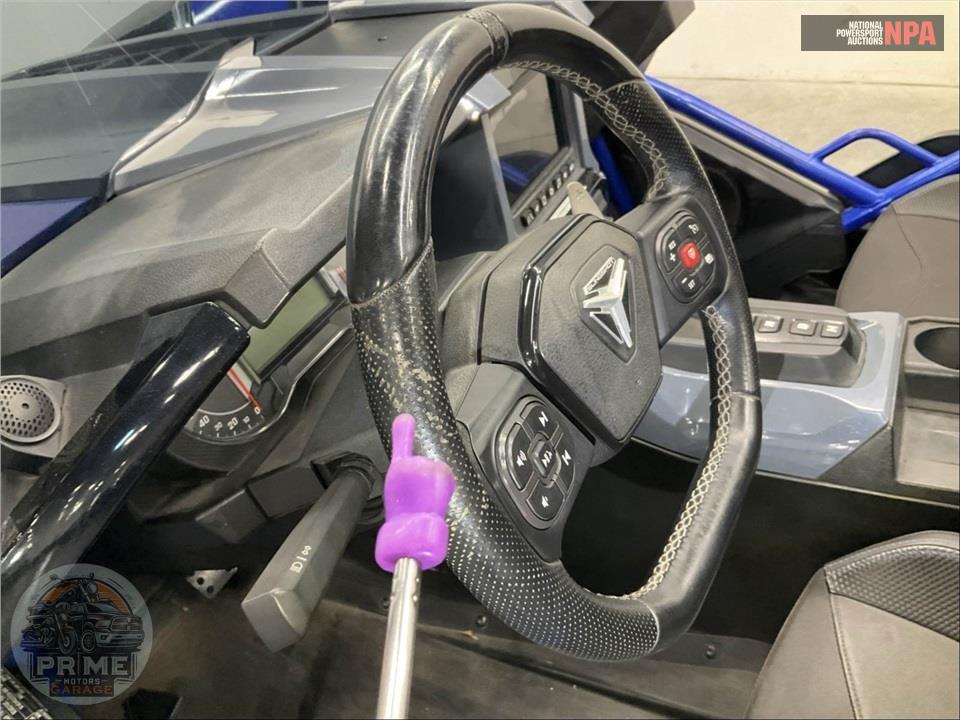 2021 Polaris SLINGSHOT R AUTODRIVE — фото 28