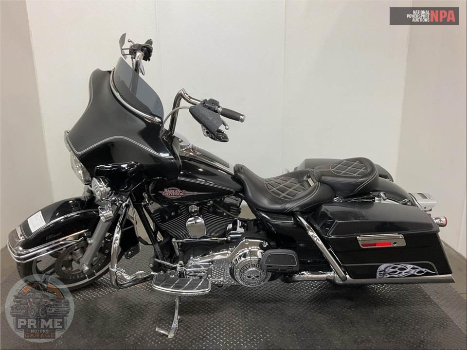 2013 Harley-Davidson FLHTC ELECTRA GLIDE CLSC — фото 3