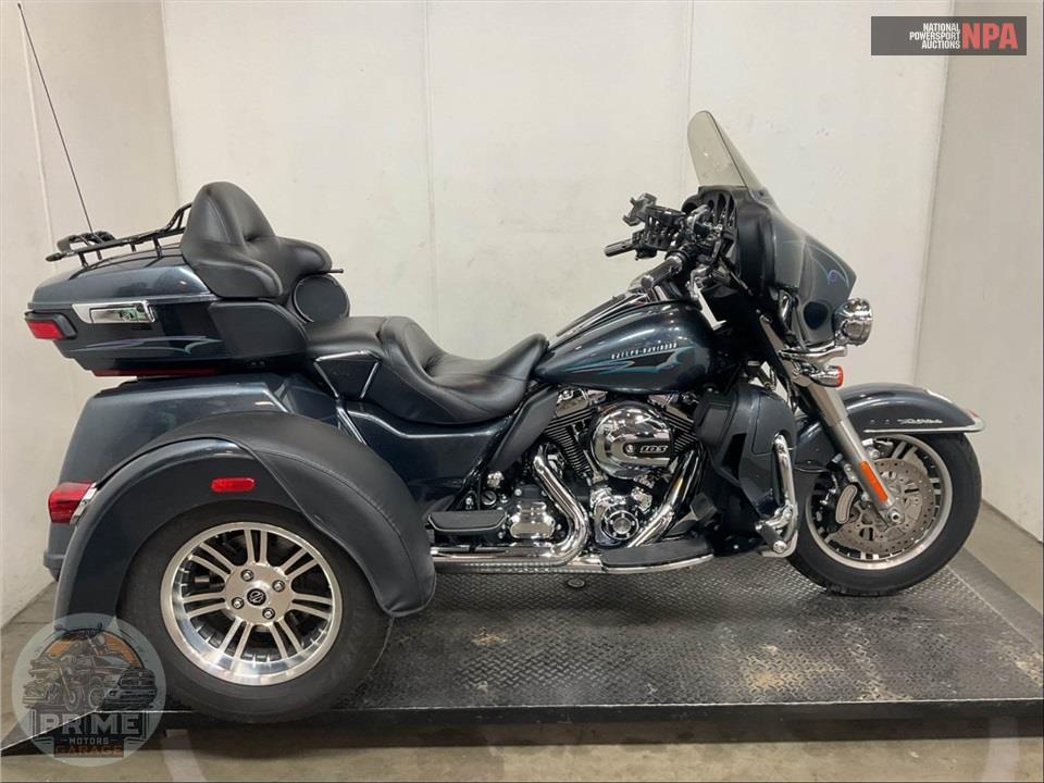 2015 Harley-Davidson FLHTCUTG TRIGLIDE ULTRA CLASSIC — фото 1