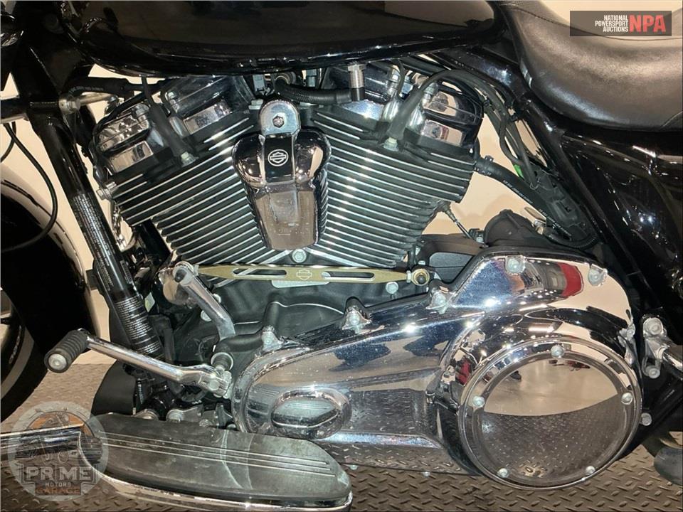 2017 Harley-Davidson FLHX STREET GLIDE — фото 7