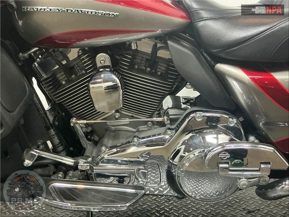 2016 Harley-Davidson FLTRUSE CVO ROAD GLIDE ULTRA — фото 7