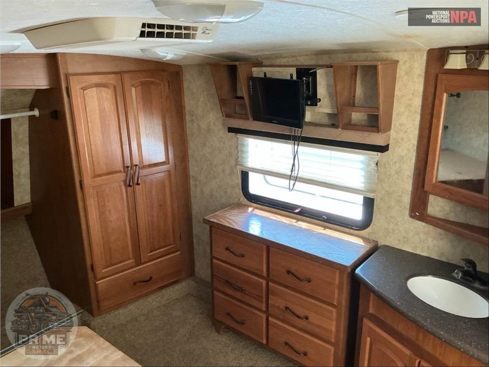 2011 Keystone Rv M-3400 RL - MONTANA HICKORY FIFTH WHEEL SERIES — фото 12