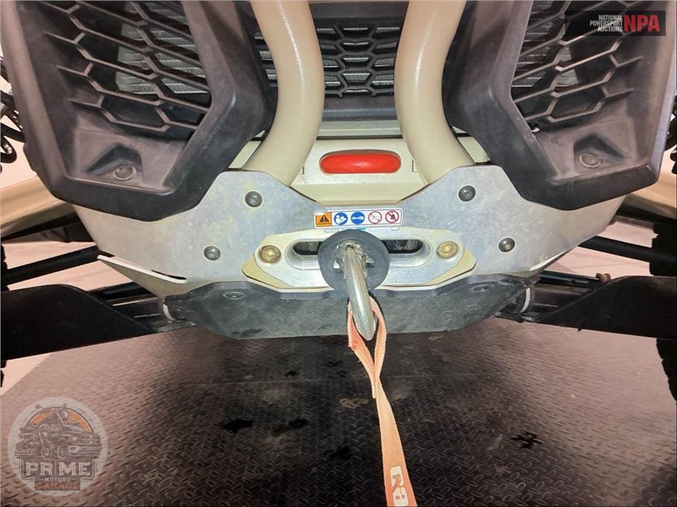 2023 Can-Am MAVERICK X3 X RS TURBO RR (DESERT TAN & CARBON BLACK RED) — фото 27