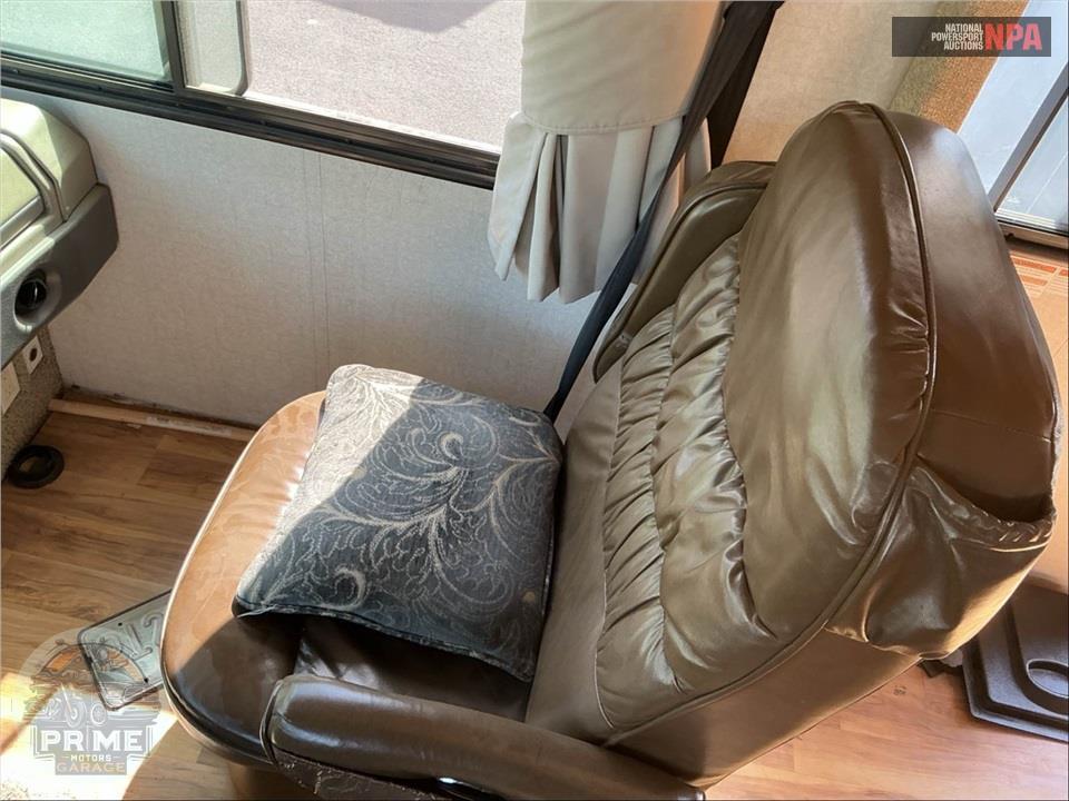 2006 Four Winds M-34N WORKHORSE 20.7 (**) - HURRICANE SERIES — фото 17