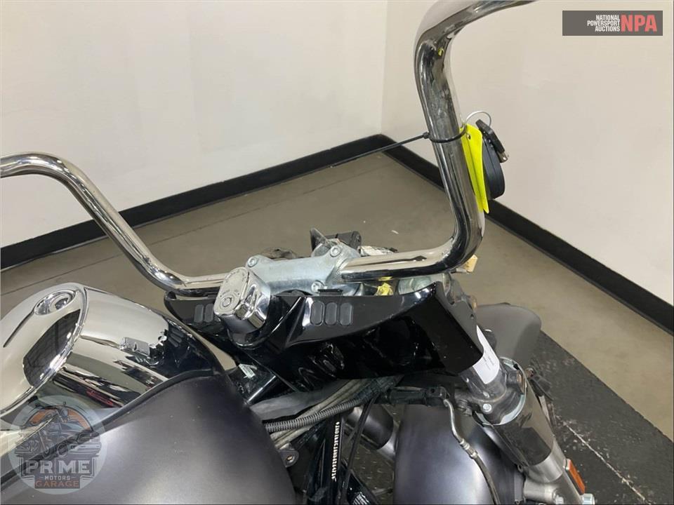 2017 Harley-Davidson FLHXS STREET GLIDE SPECIAL — фото 35