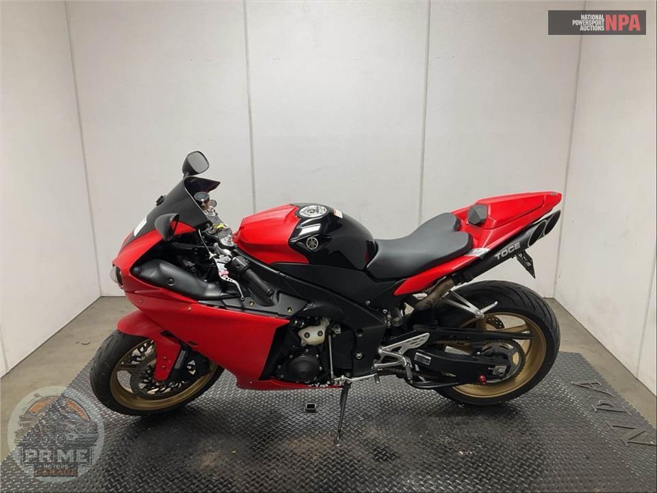 2011 Yamaha YZF-R1 RED — фото 3