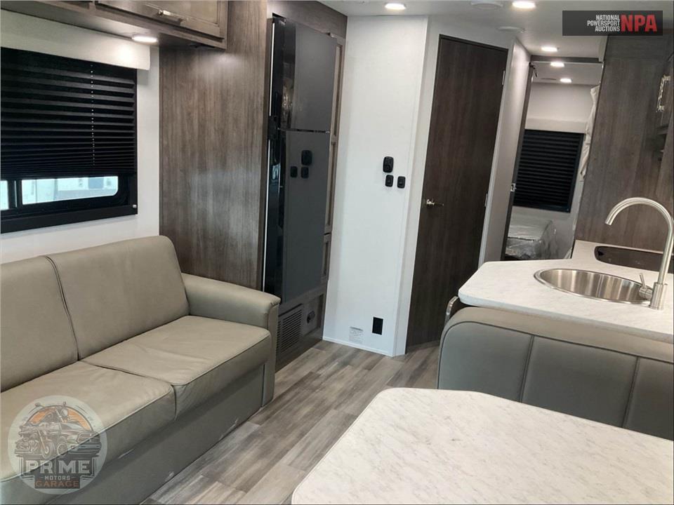 2026 Jayco M-31 FF FORD - REDHAWK SE SERIES — фото 10