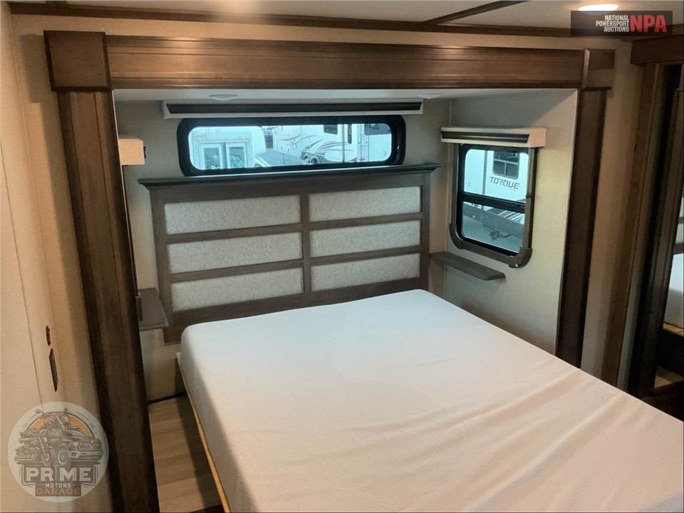 2021 Grand Design Recreational Vehicles M-378MBS - SOLITUDE FIFTH WHEEL SERIES — фото 12