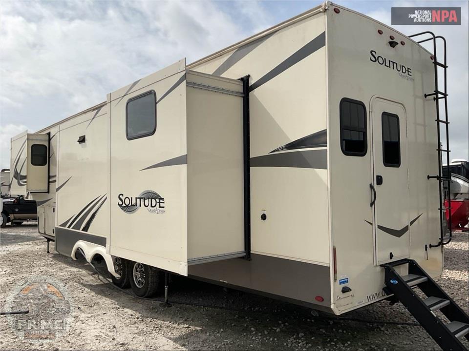 2021 Grand Design Recreational Vehicles M-3950BH - SOLITUDE S-CLASS FIFTH WHEEL SERIES — фото 3