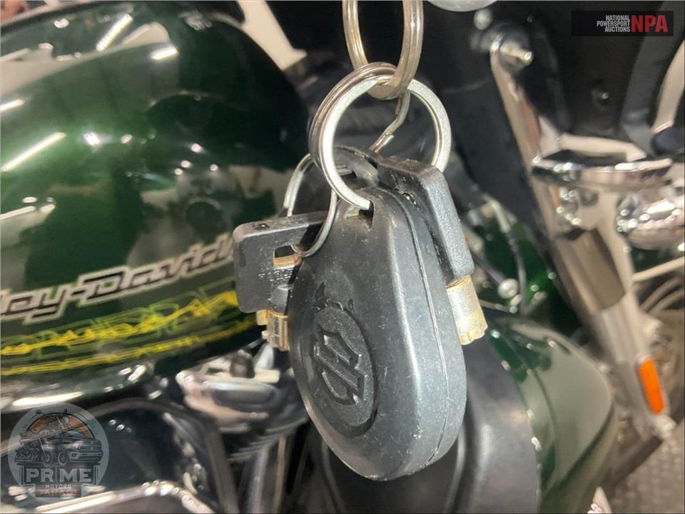2019 Harley-Davidson FLHTCUTG TRI GLIDE ULTRA — фото 11