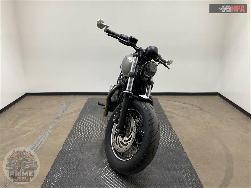 2022 Triumph BONNEVILLE BOBBER — фото 2