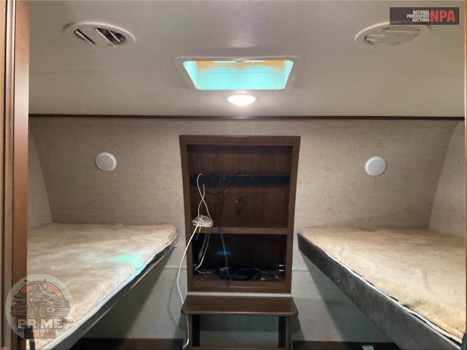 2017 Highland Ridge Rv M-295FBH - LIGHT FIFTH WHEEL SERIES — фото 13