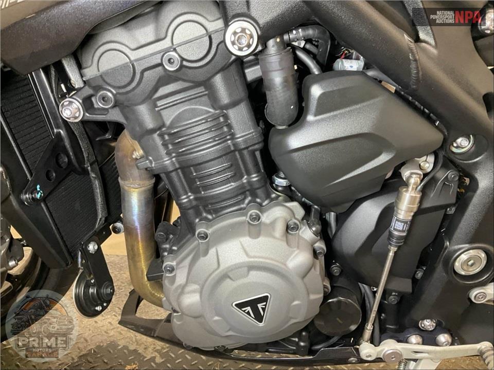2024 Triumph SPEED TRIPLE 1200 RR — фото 8
