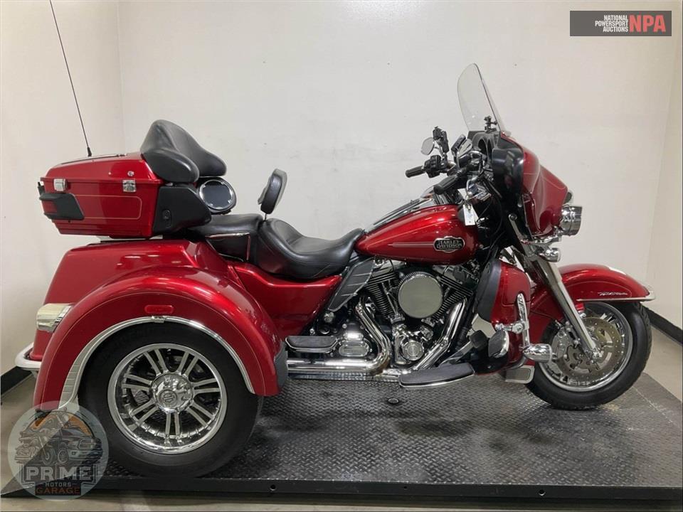 2013 Harley-Davidson FLHTCUTG TRIGLIDE UL CLSC — фото 1