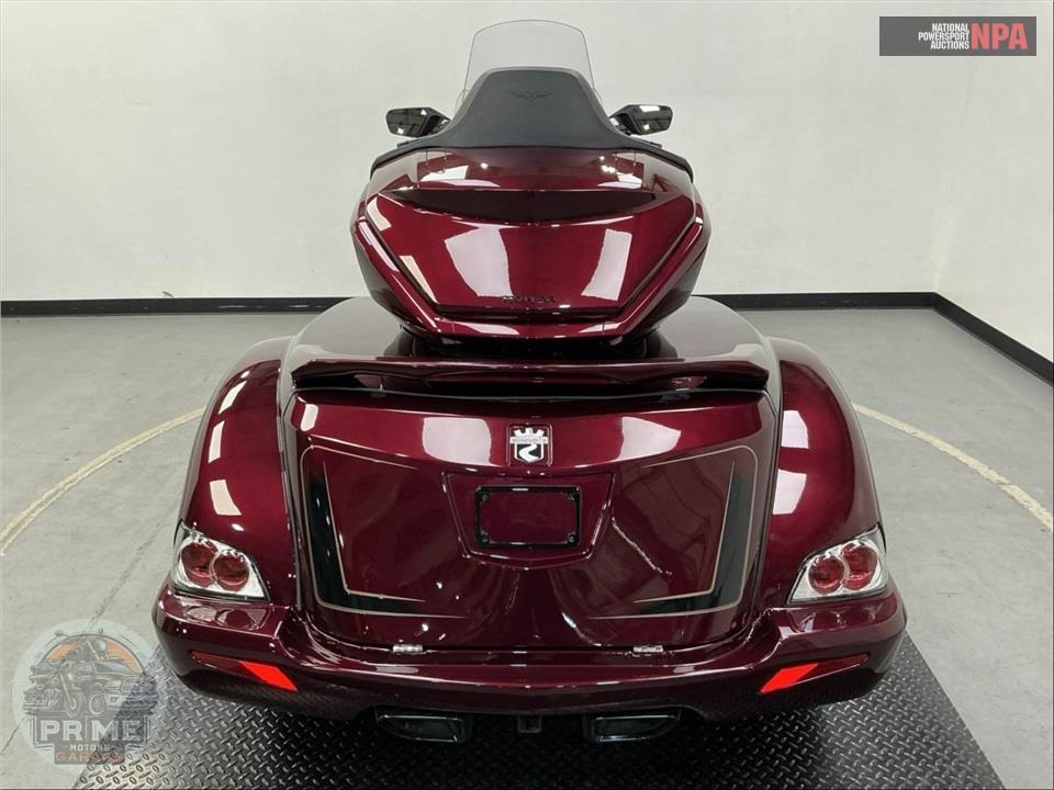 2025 Honda GOLD WING TOUR AUTOMATIC DCT 50TH ANNIVERSARY — фото 4