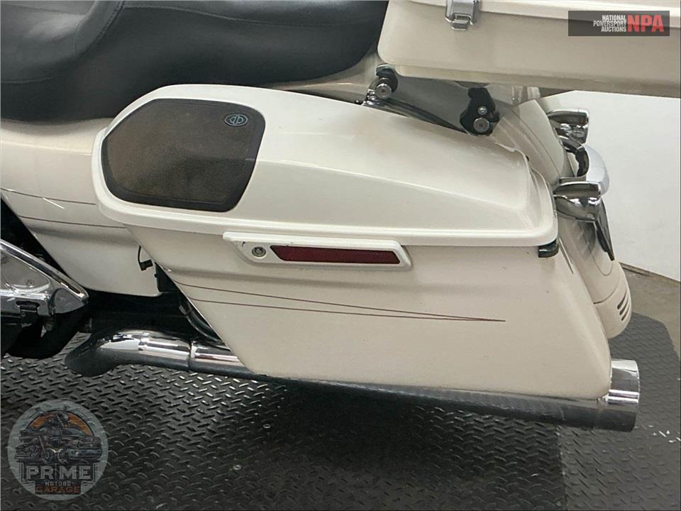2015 Harley-Davidson FLHXS STREET GLIDE SPECIAL — фото 23