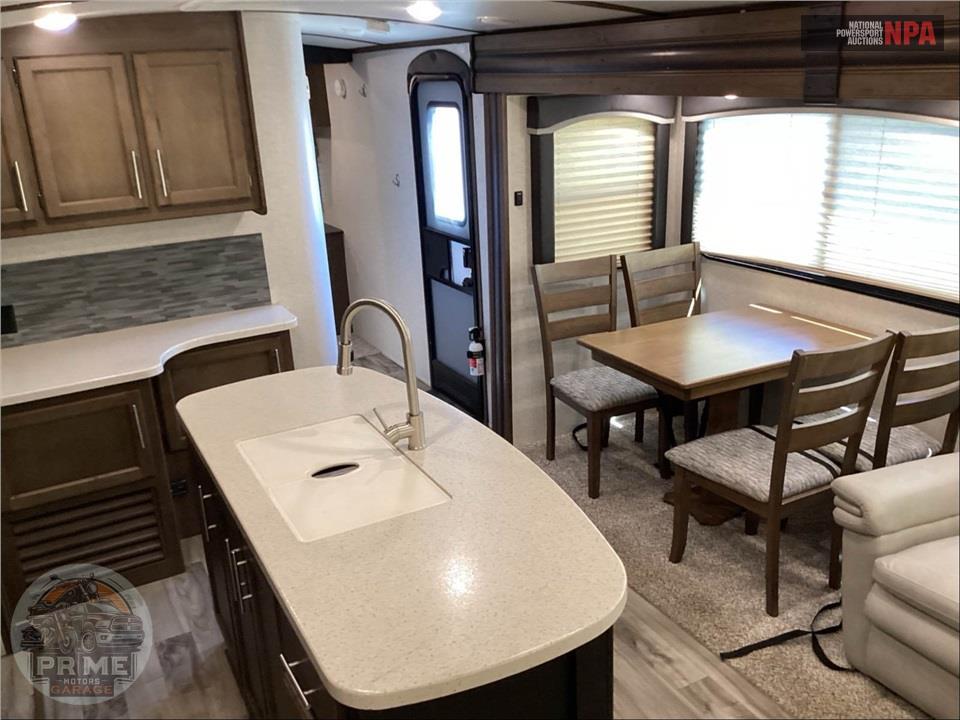 2019 Keystone Rv M-32 RLI COUGAR SERIES — фото 6