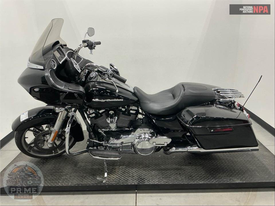 2017 Harley-Davidson FLTRX ROAD GLIDE — фото 3