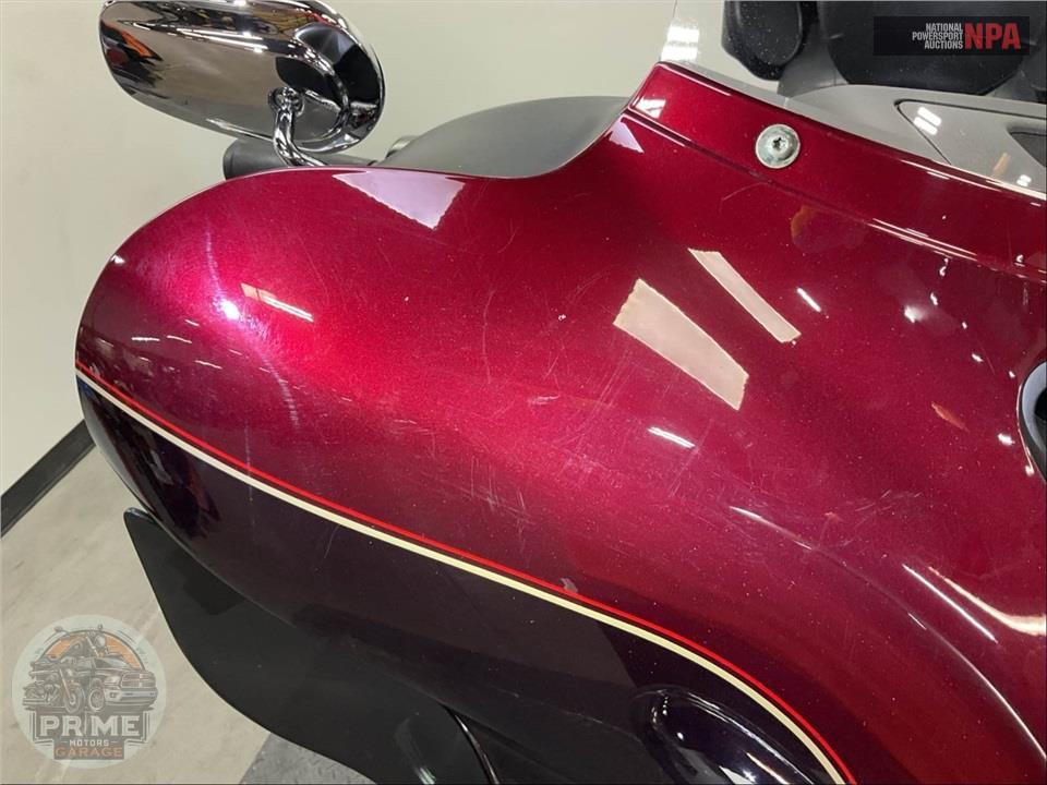 2015 Harley-Davidson FLHTCU ULTRA CLASSIC ELECTRA GLIDE — фото 16