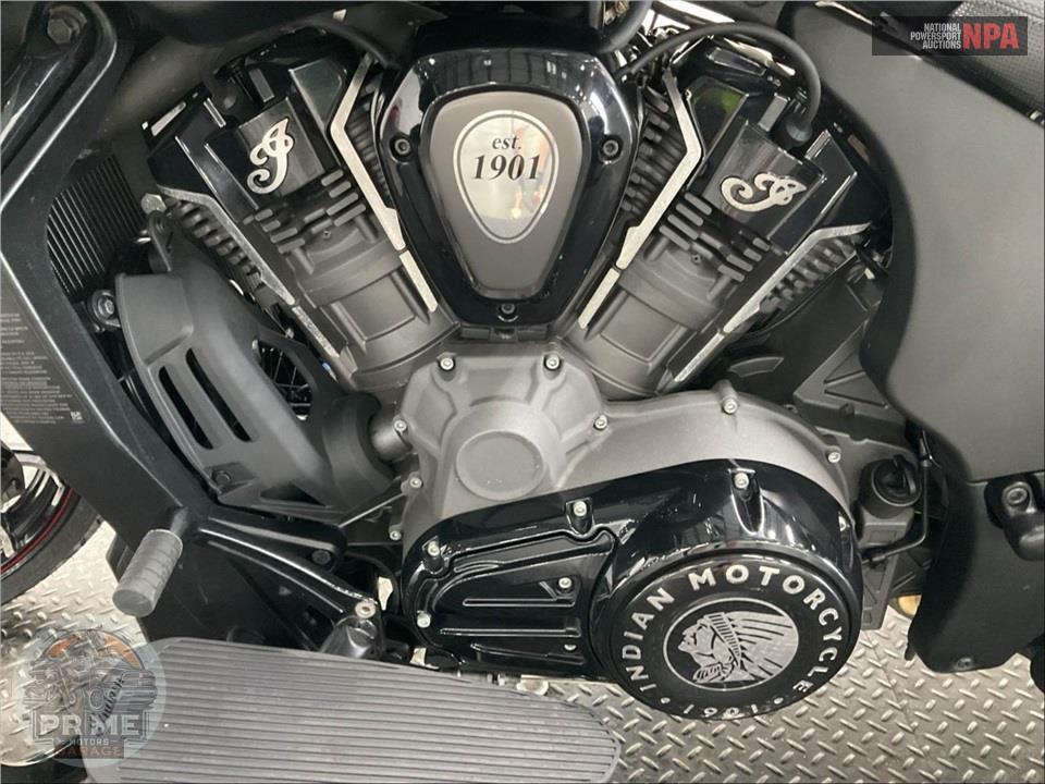 2021 Indian Motorcycle CHALLENGER DARK HORSE (BLACK/BRONZE SMOKE) — фото 7