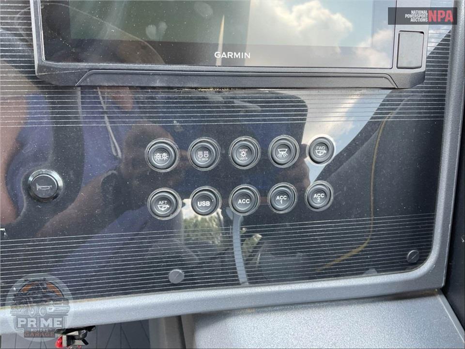 2025 Manitou Pontoon 22 SWITCH BACK CRUISE SERIES L=24/E=1 150 HP ROTAX OB — фото 14