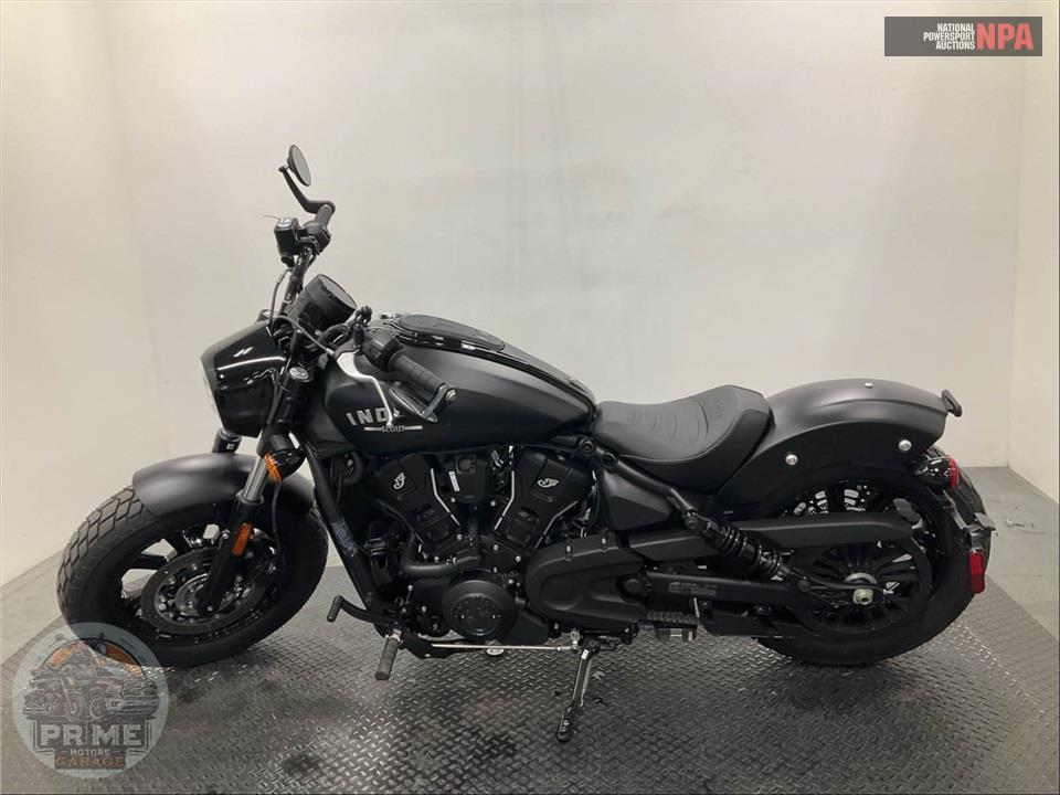 2025 Indian Motorcycle SCOUT BOBBER LIMITED WITH TECHNOLOGY PACKAGE (BLACK) — фото 3