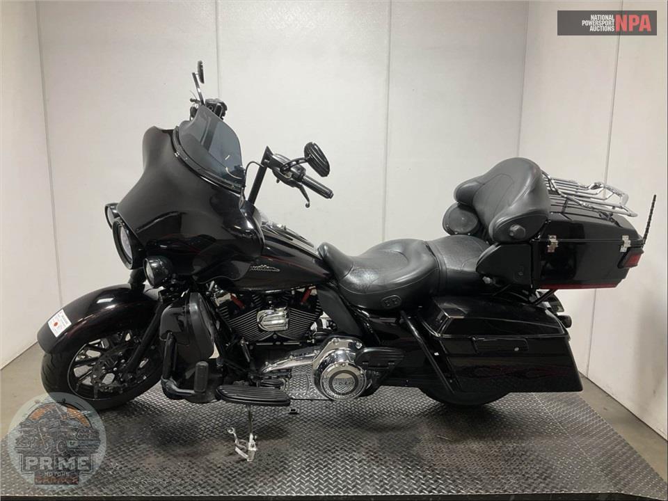 2010 Harley-Davidson FLHTCUSE5 — фото 3