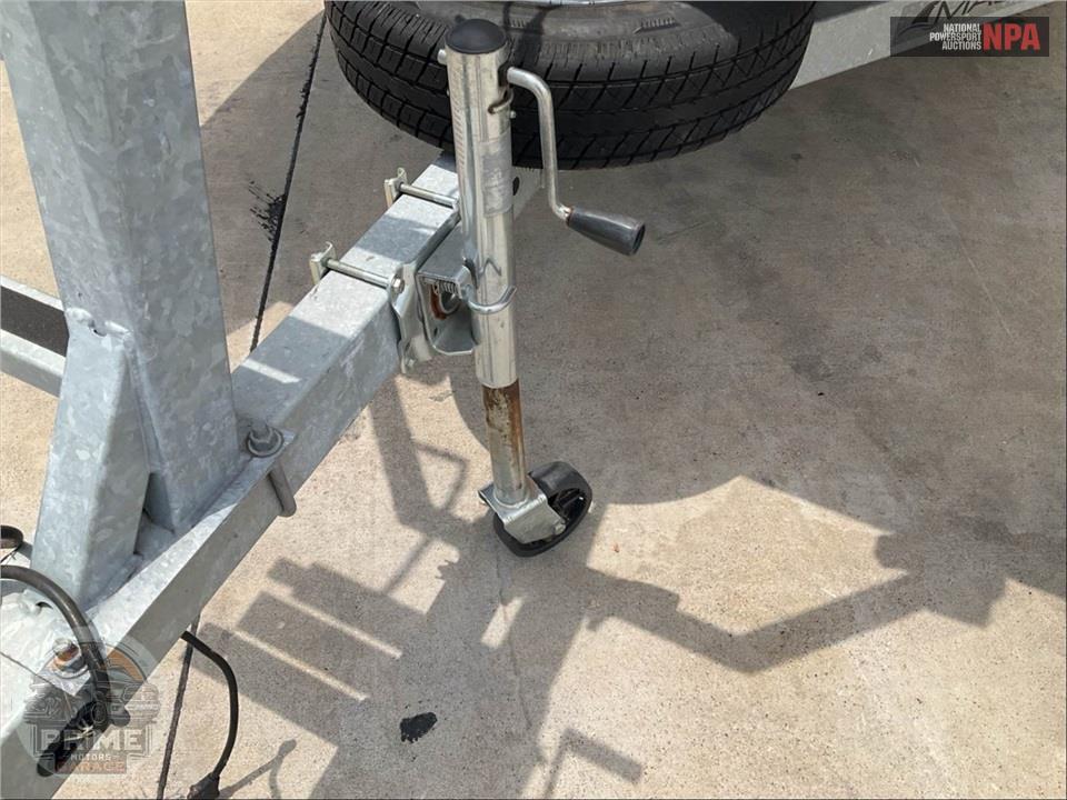 2021 Apex Marine 818 CTR FISHTAIL QWEST EDGE SERIES L=19/E=1 50HP EVINRUDE OB — фото 27