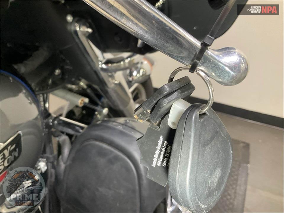2022 Harley-Davidson FLHTCUTG TRI GLIDE ULTRA CLASSIC — фото 12