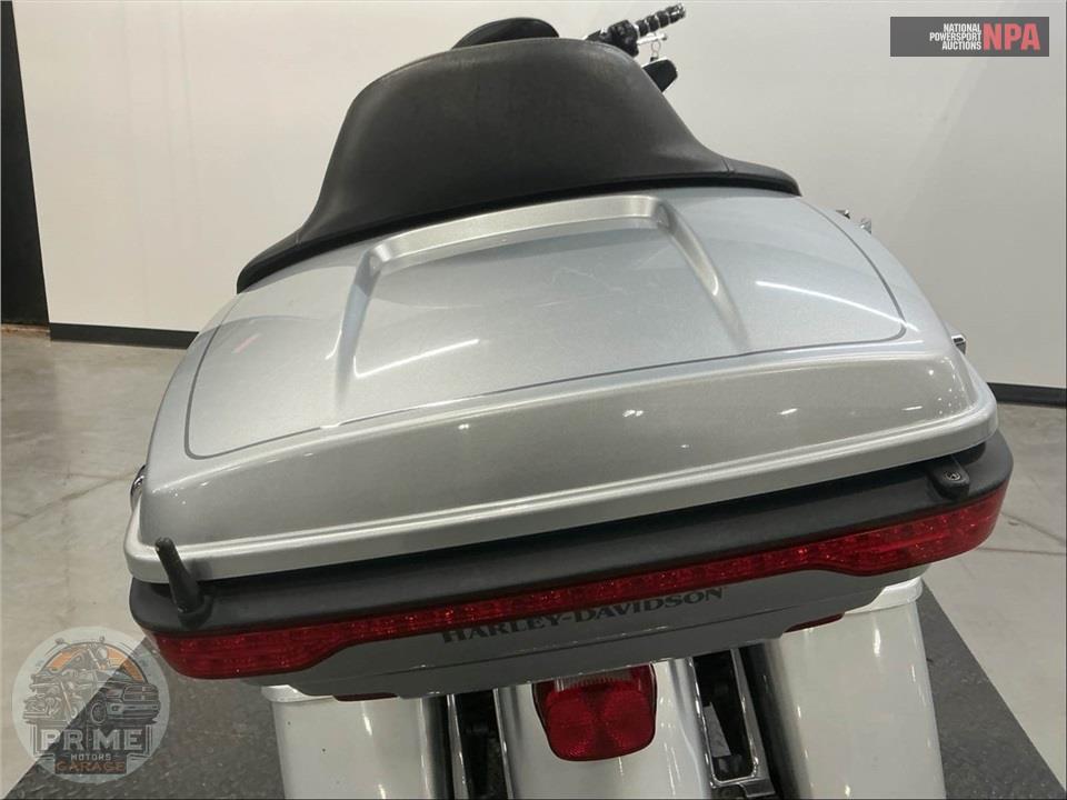 2015 Harley-Davidson FLHTCU ULTRA CLASSIC ELECTRA GLIDE — фото 30