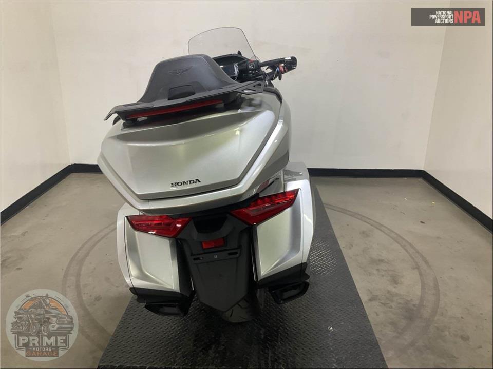 2025 Honda GOLD WING TOUR AUTOMATIC DCT — фото 4