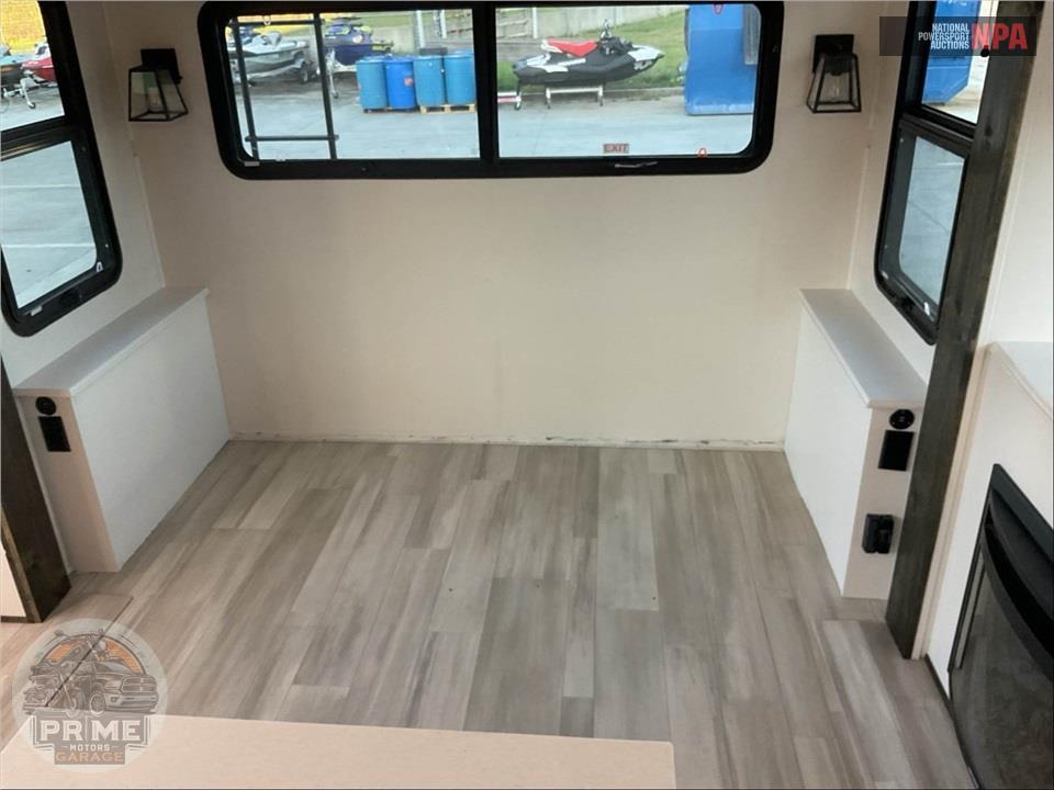2021 Grand Design Recreational Vehicles M-378MBS - SOLITUDE FIFTH WHEEL SERIES — фото 10