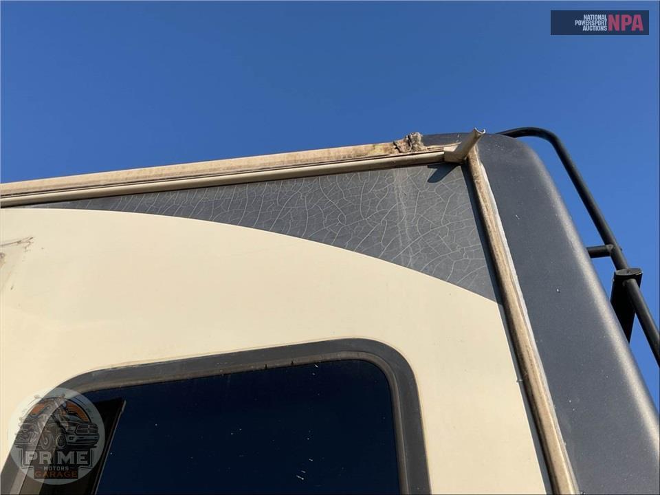 2017 Crossroads Rv M-322 RL - CRUISER FIFTH WHEEL SERIES — фото 31