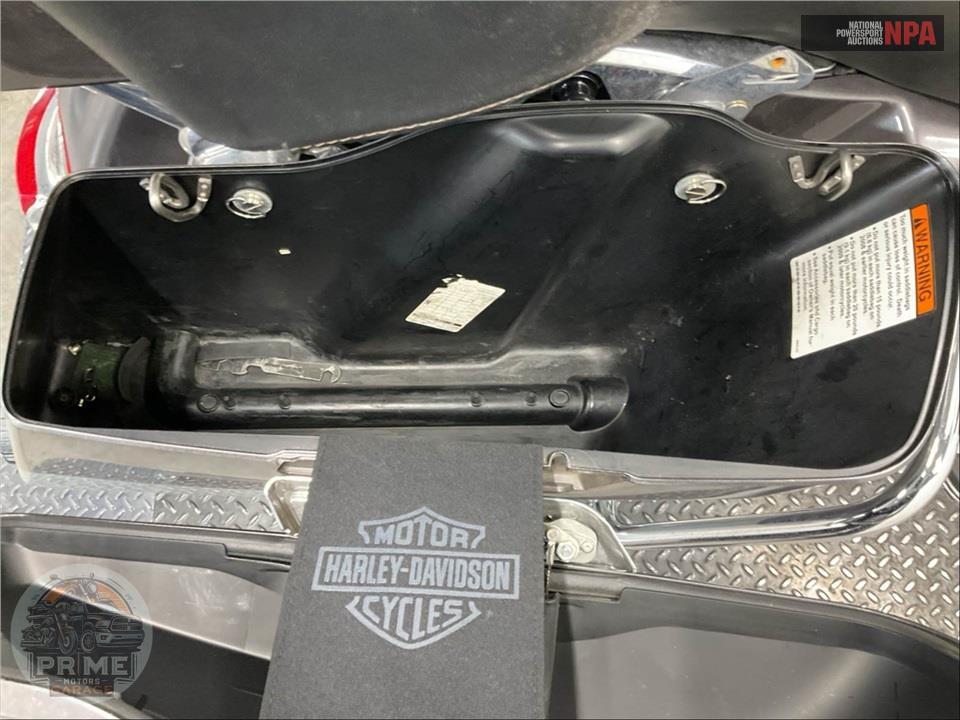 2014 Harley-Davidson FLHTK ELECTRA GLIDE ULTRA LIMITED — фото 29
