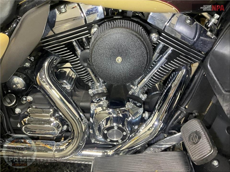 2014 Harley-Davidson FLHTCUTG TRIGLIDE ULTRA CLASSIC — фото 6