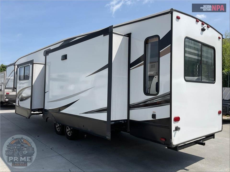 2022 Sabre By Forest River M-36BHQ - FIFTH WHEEL SERIES — фото 3