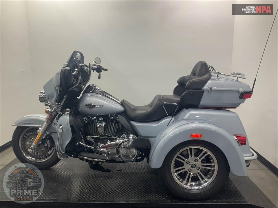 2023 Harley-Davidson FLHTCUTG TRI GLIDE ULTRA CLASSIC — фото 3
