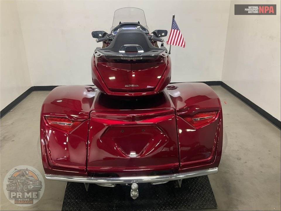 2018 Honda GL1800D GOLDWING TOUR DCT (RED) — фото 4