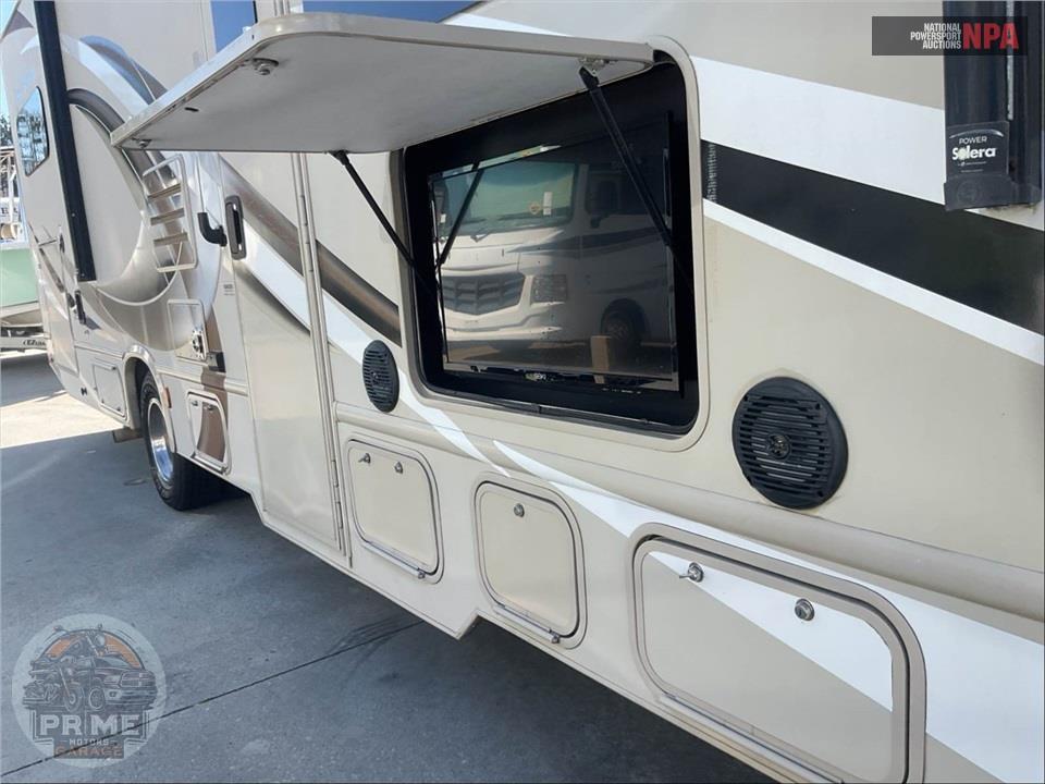 2018 Thor Motor Coach M-31E E450-V10 - FOUR WINDS SERIES — фото 82