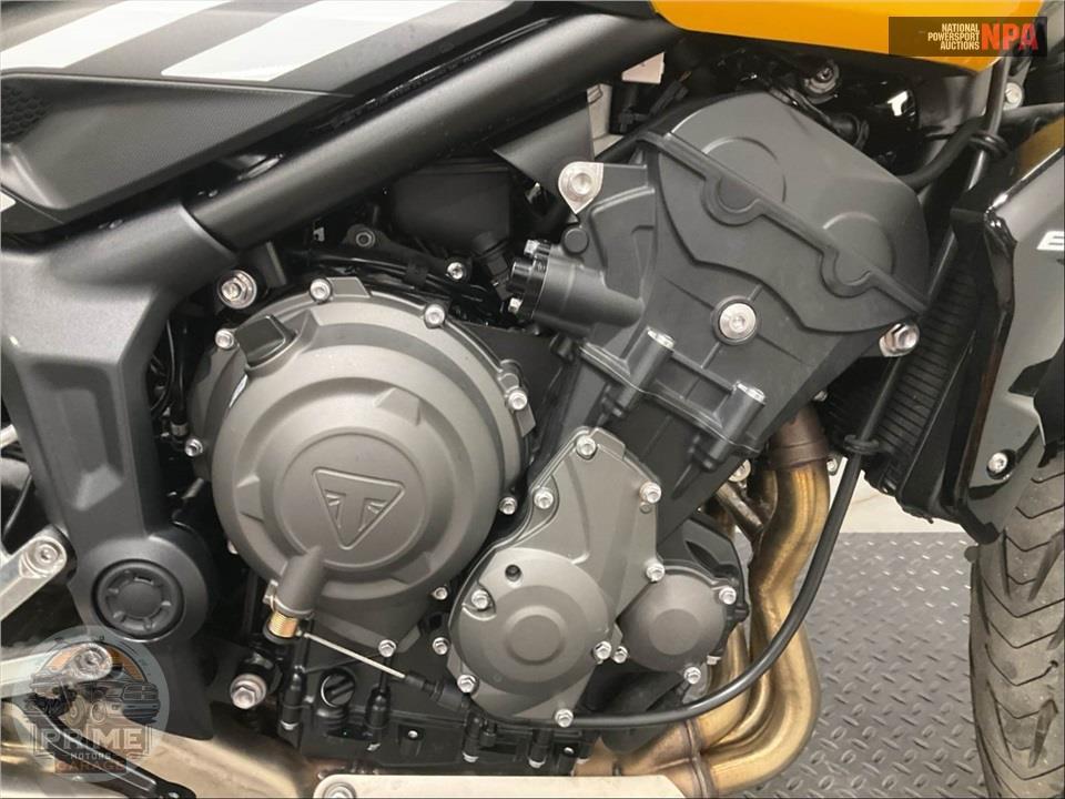 2025 Triumph TRIDENT 660 (TWO TONE) — фото 6