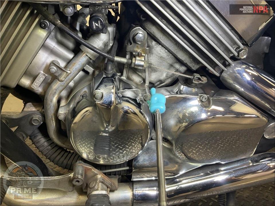 2002 Honda VF750C2 MAGNA — фото 9