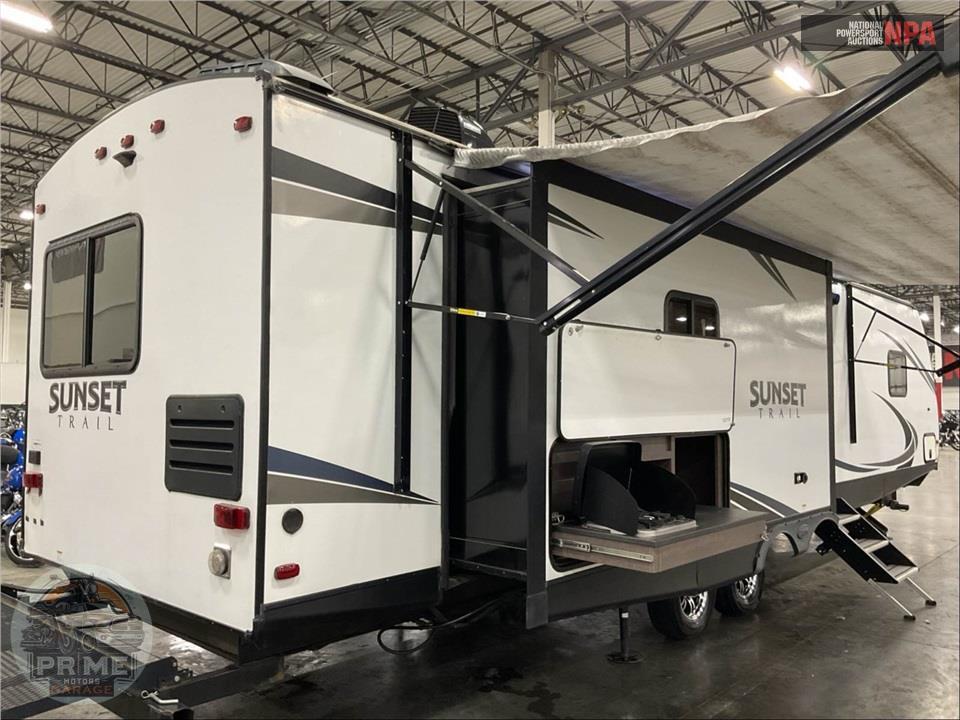 2018 Crossroads Rv M-33 CK - SUNSET TRAIL GRAND RESERVE SERIES — фото 4