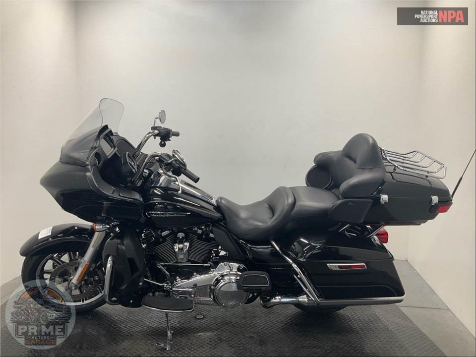 2017 Harley-Davidson FLTRU ROAD GLIDE ULTRA — фото 3