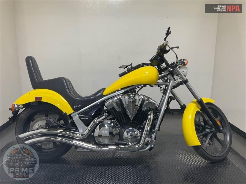 2022 Honda FURY — фото 1