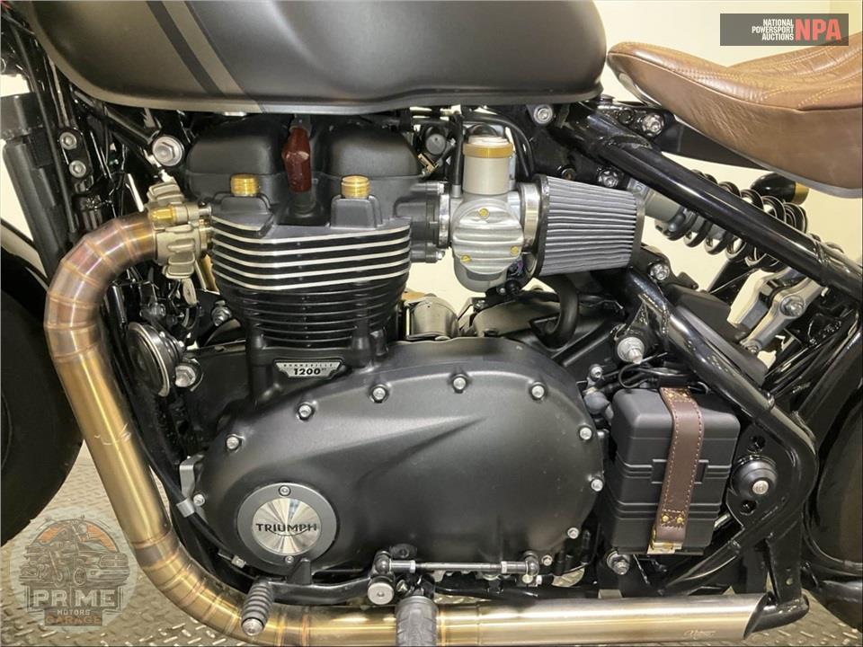 2023 Triumph BONNEVILLE BOBBER — фото 7