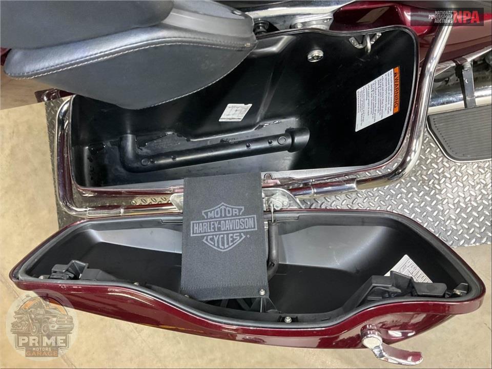 2016 Harley-Davidson FLHTCU ULTRA CLASSIC ELECTRA GLIDE — фото 27