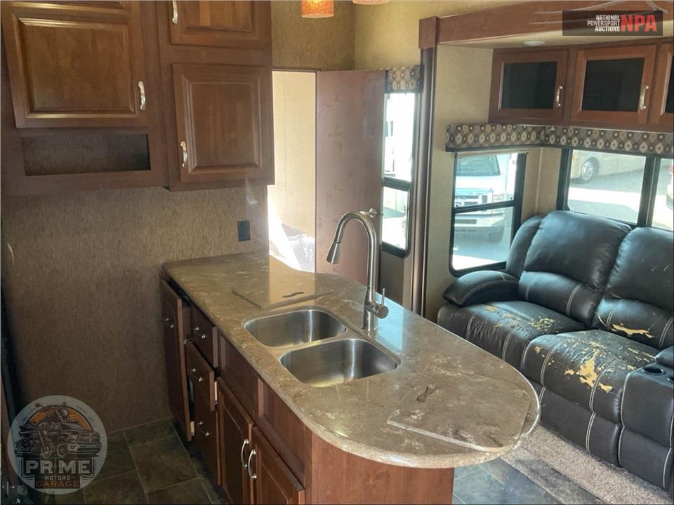 2015 Crossroads Rv TALLADEGA - ELEVATION TOY HAULER TOY HAULER SERIES — фото 6