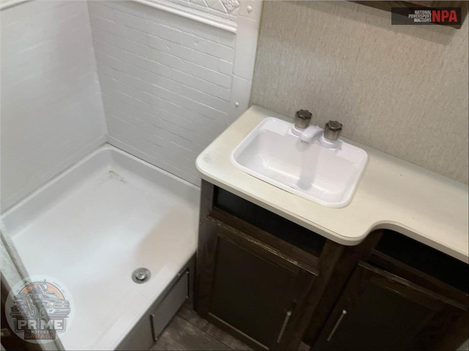2019 Crossroads Rv M-32 FB - VOLANTE SERIES — фото 20